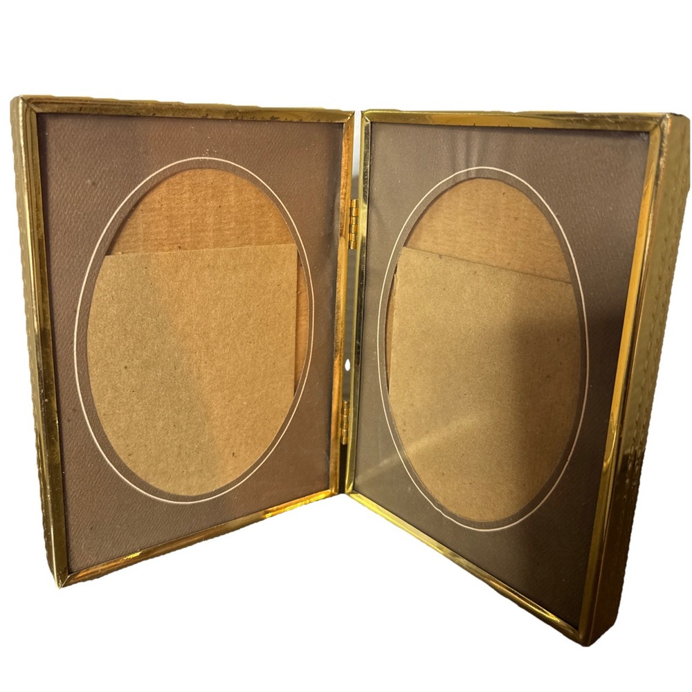 Vtg‎ 70s Brass Standing Double Bifold Picture Frame Oval Matte Gold Tone 5X7